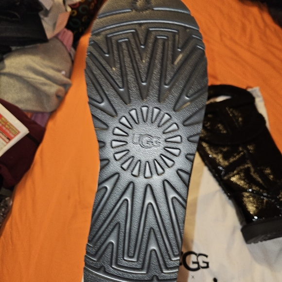 Telfar×Ugg Boots - Picture 3 of 5